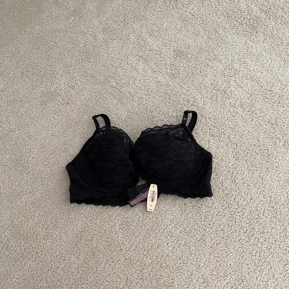 Victoria’s Secret Elegant Black Lace Bra